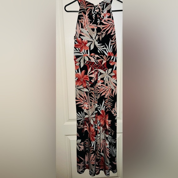 Used Enfocus Studio Long Sleeveless Dress. - Picture 2 of 7